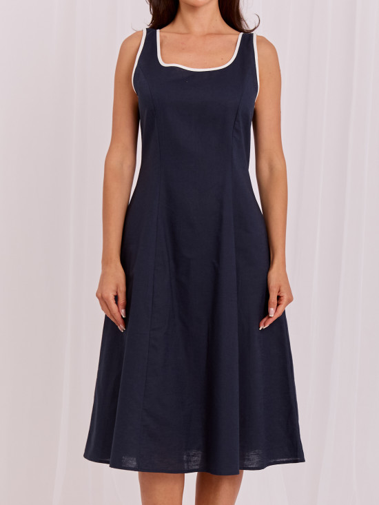 Sommerliches Midi-Kleid mit ausgestelltem Schnitt und eckigem Ausschnitt