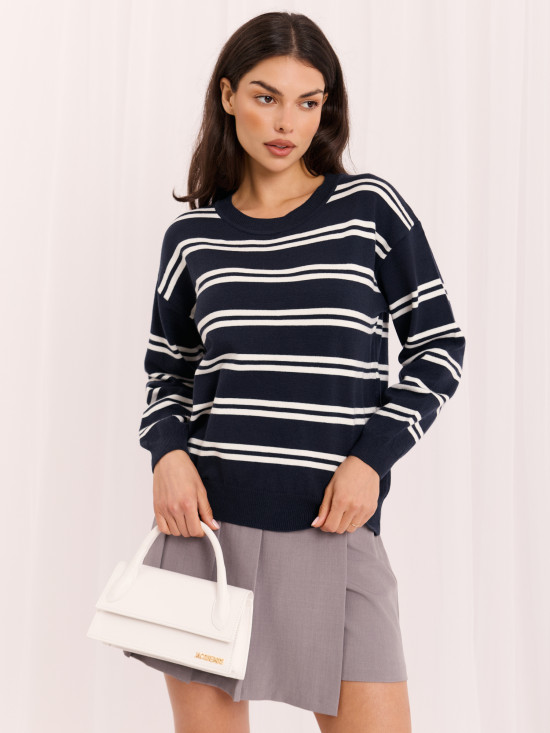 Gestreifter blauer Pullover mit Rundhalsausschnitt
