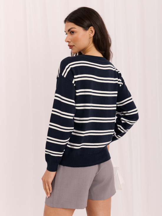 Gestreifter blauer Pullover mit Rundhalsausschnitt
