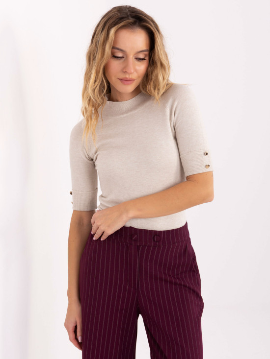 Eleganter beiger Pullover mit Stehkragen und kurzen Ärmeln