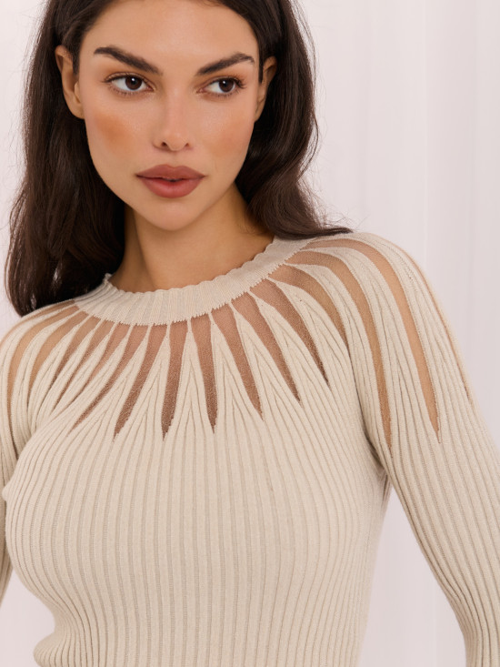 Eleganter beigefarbener Pullover mit Rundhalsausschnitt