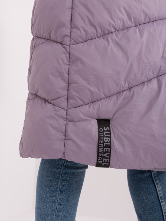Lange, hellviolette Steppweste mit Kapuze