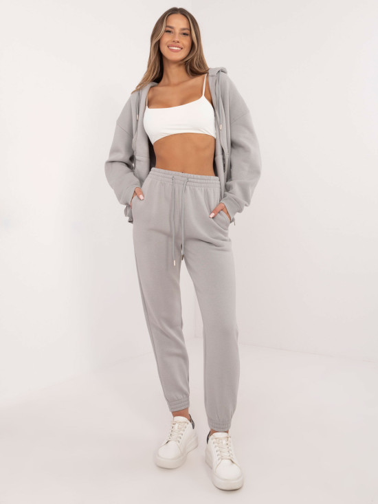 Hellgraue Jogginghose mit hohem Bund