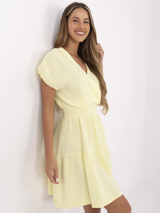 Ausgestellte Sommerkleid in hellgelb