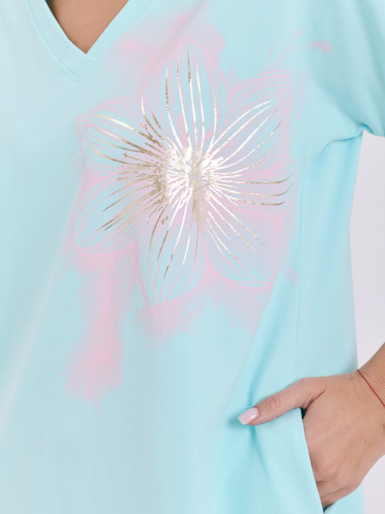 Mintgrünes Sommerkleid mit Print und Taschen