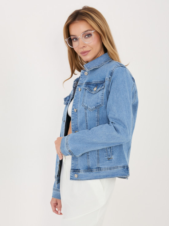 Blaue Jeansjacke mit Knöpfen