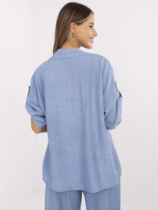 Blaue Bluse mit 3/4-Ärmeln