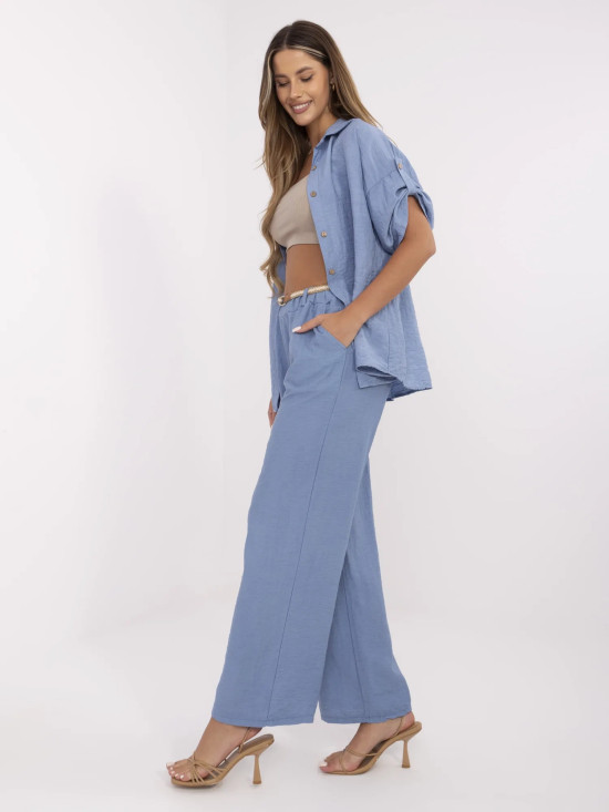 Stilvolle blaue Hose mit hohem Bund