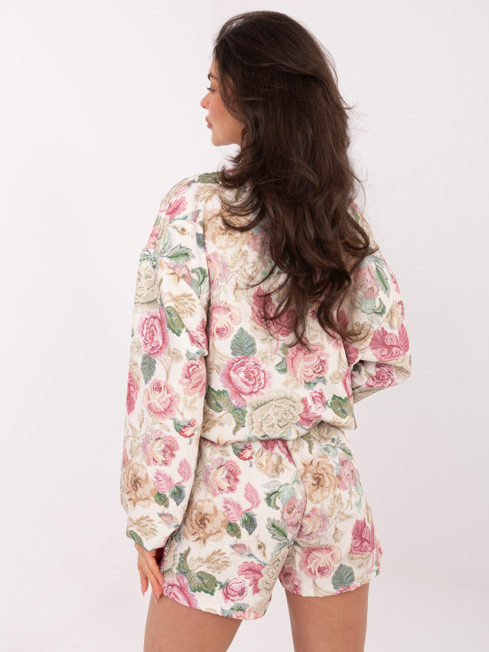 Rosa Shorts mit Blumenmuster, weitem Bein und Gürtel