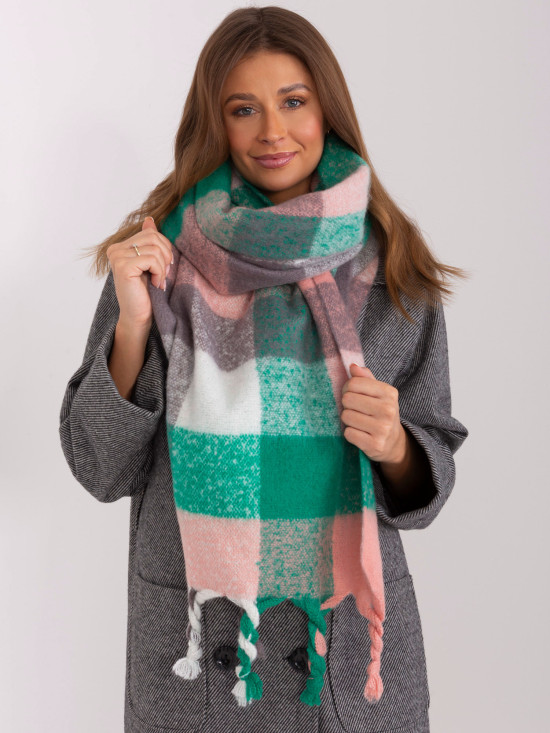 Grüner Schal mit Fransen