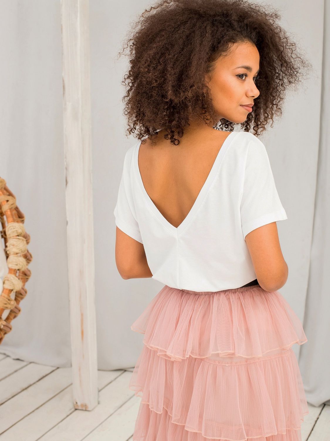 Weißes Damen T-Shirt mit Rückenausschnitt Fire