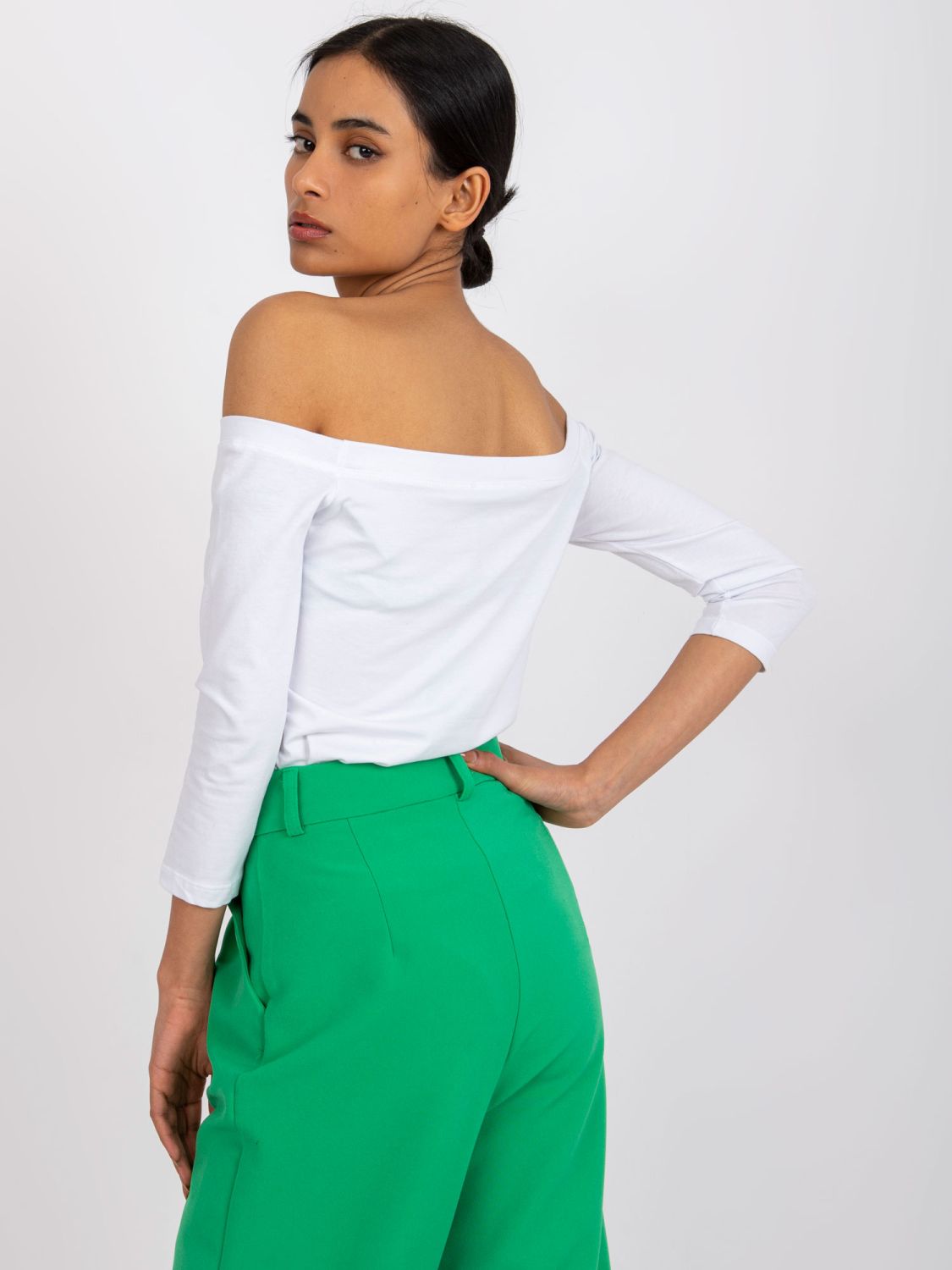 Weiße Bluse mit Carmen-Ausschnitt Basic Live