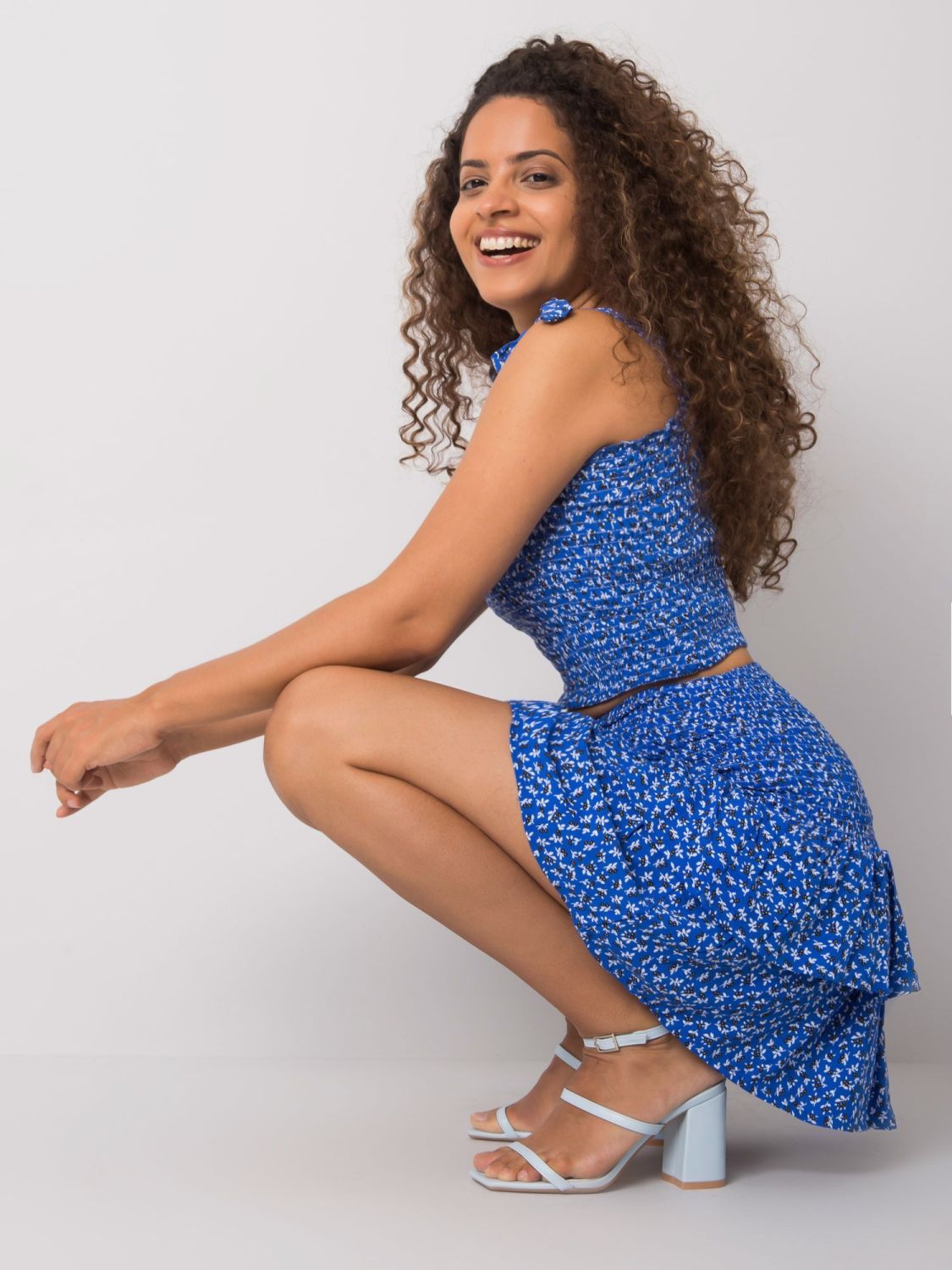 Blaue Minirock mit Muster von RUE PARIS