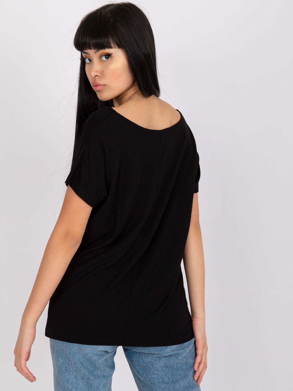 Elegantes schwarzes T-Shirt mit Spitze