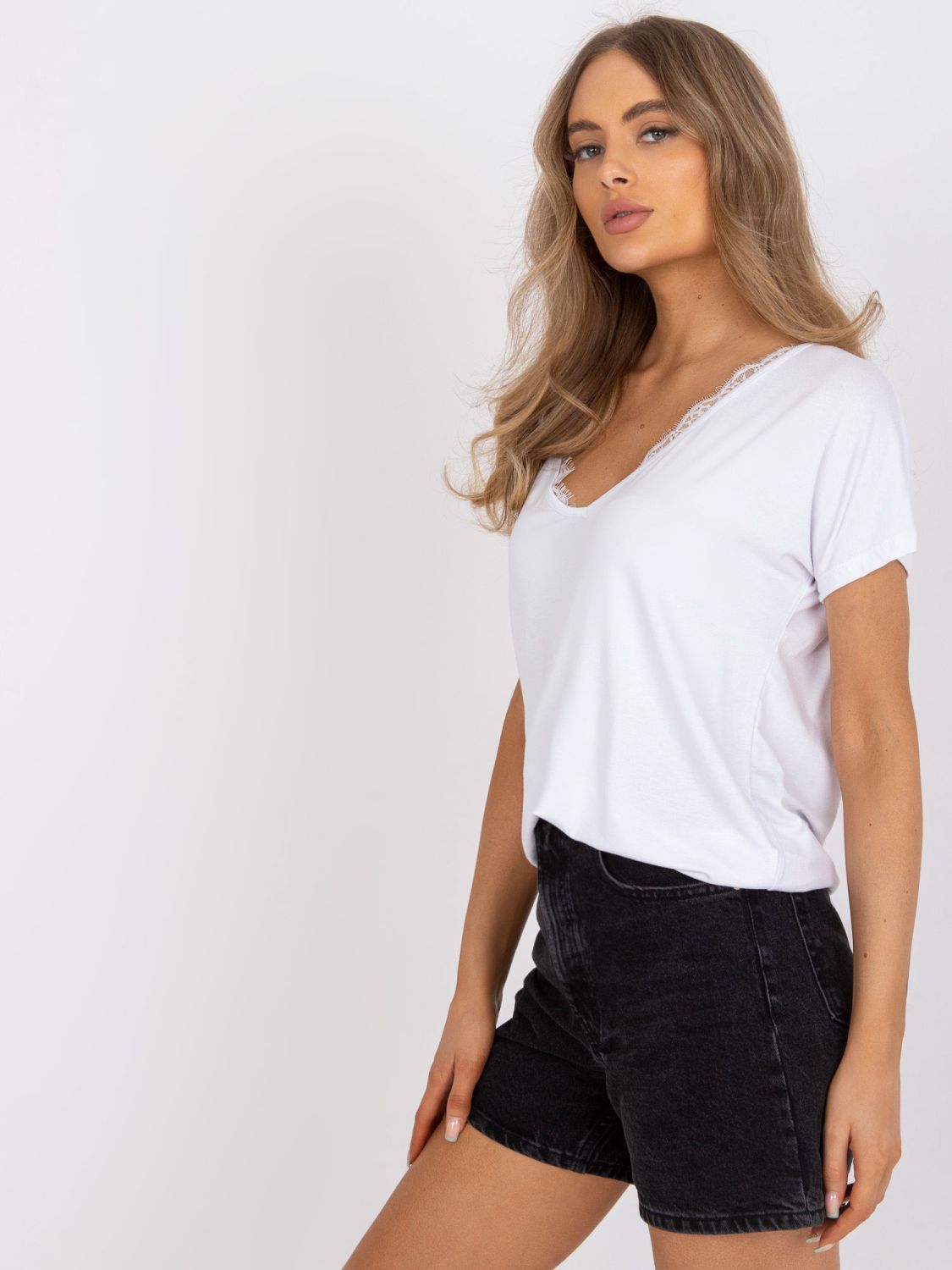Weißes Damen T-Shirt mit V-Ausschnitt und Spitze
