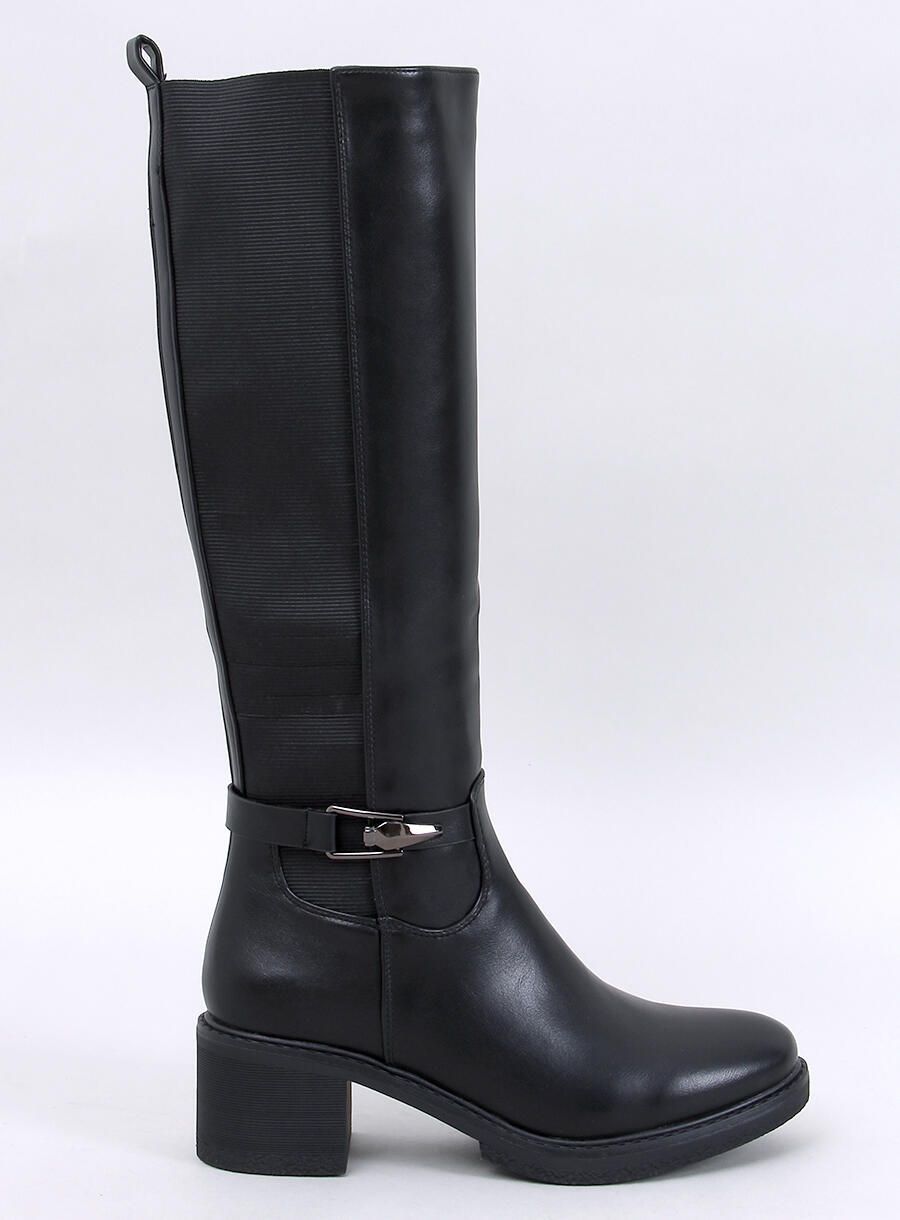 Schwarze Stiefel mit niedrigem Absatz