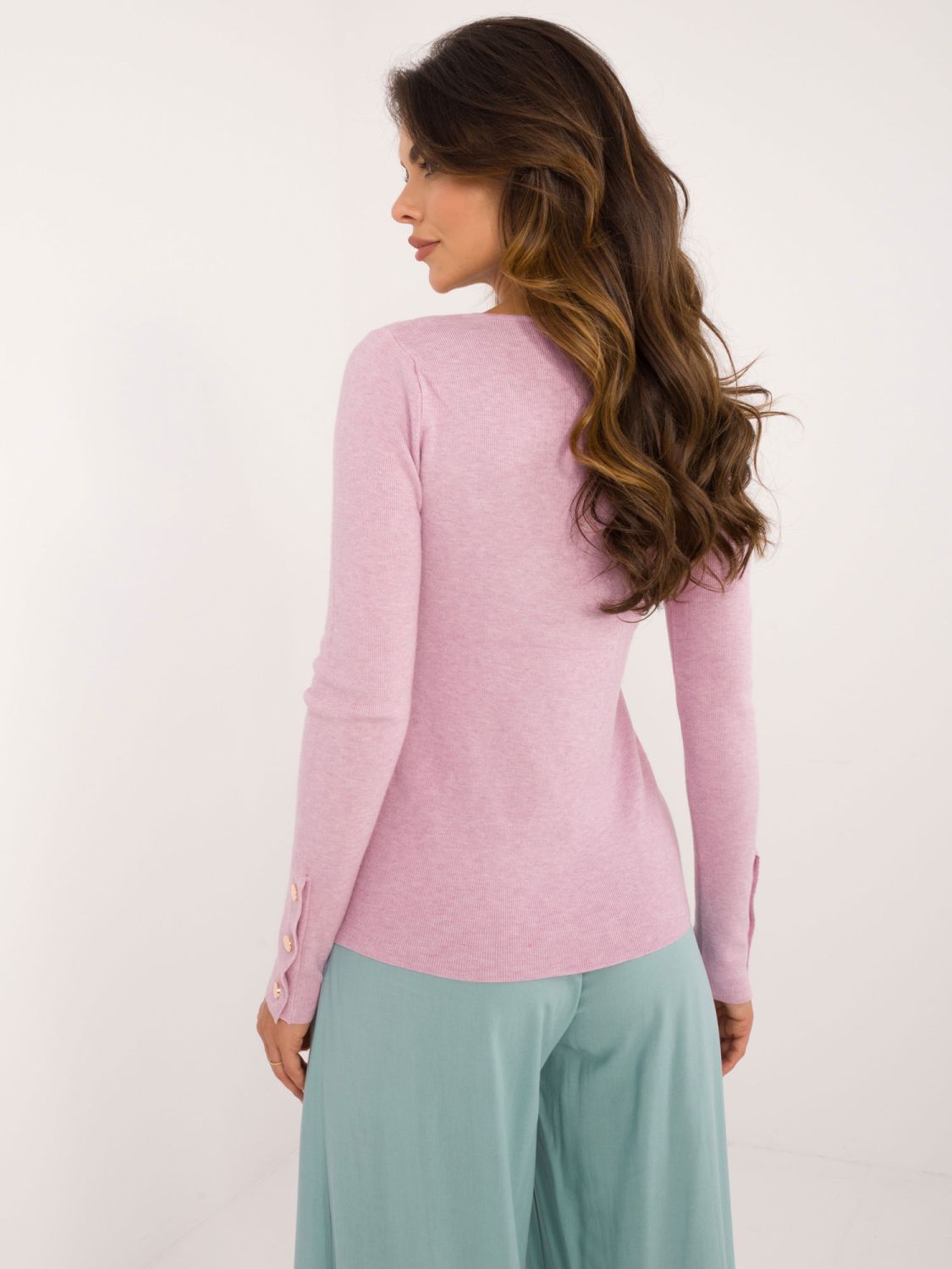 Stylischer lila Pullover mit langen Ärmeln