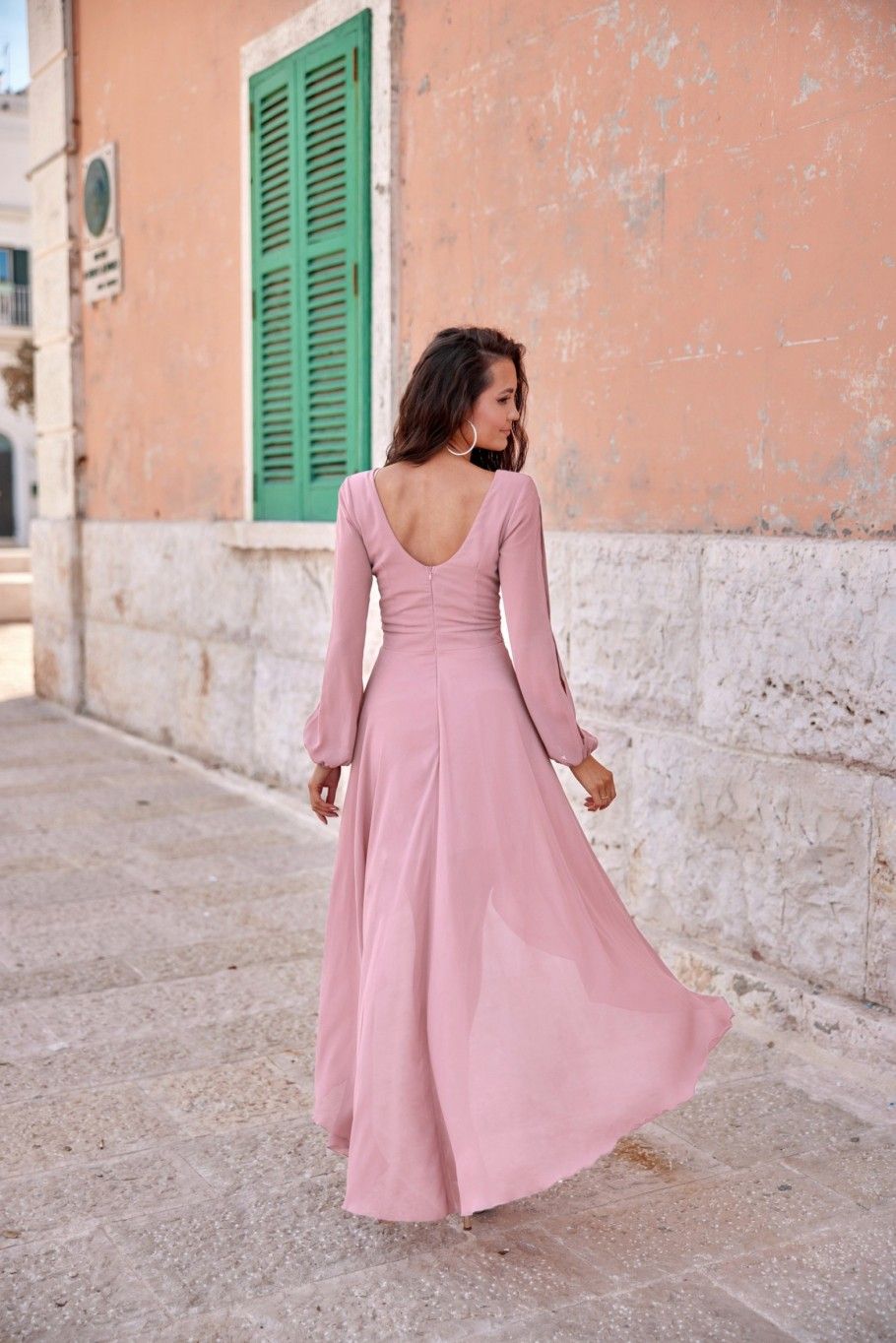 Asymmetrisches Maxi-Kleid mit langen Ärmeln in Dunkelrosa