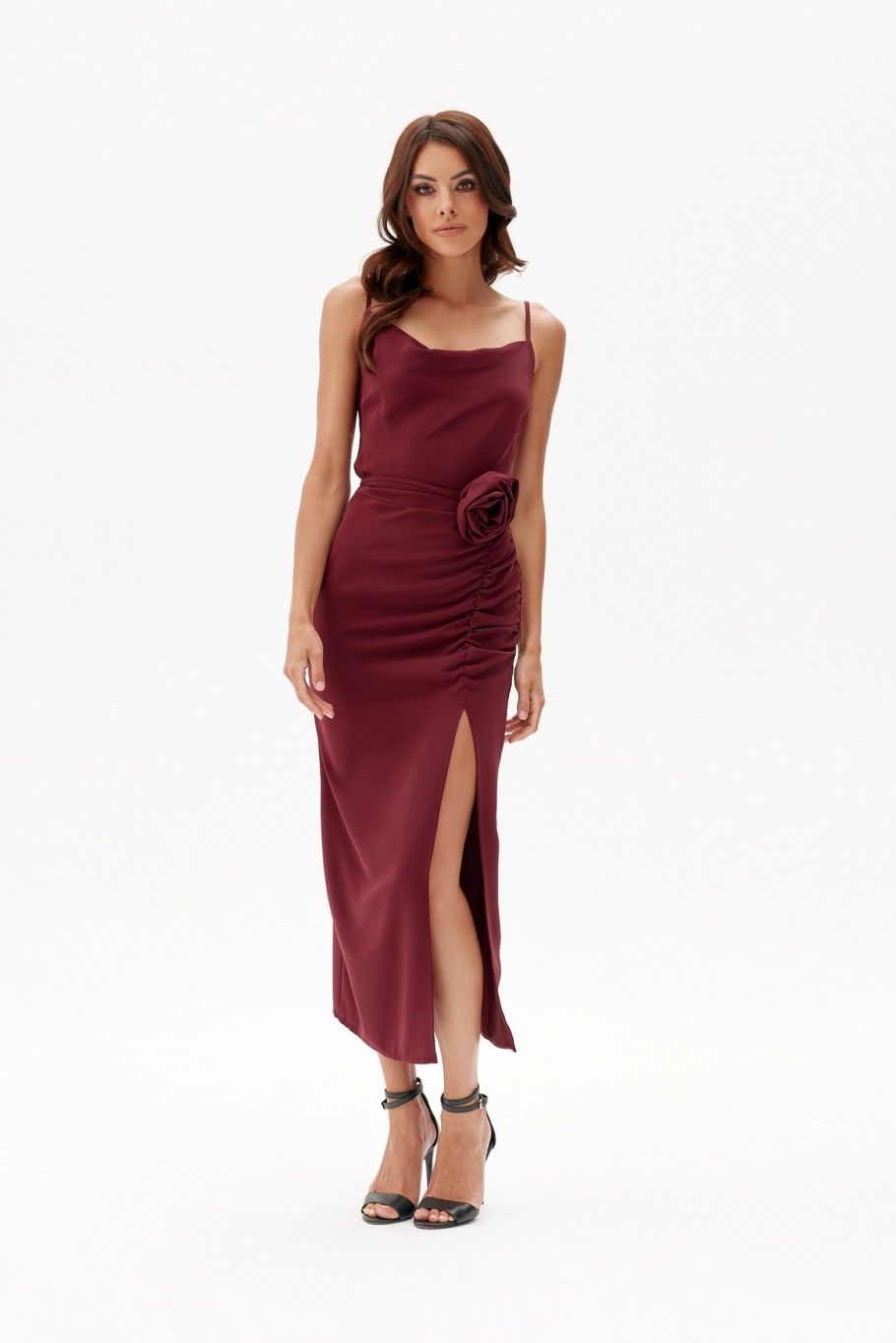 Midi-Kleid mit Drapierung und Zierrose in Bordeaux