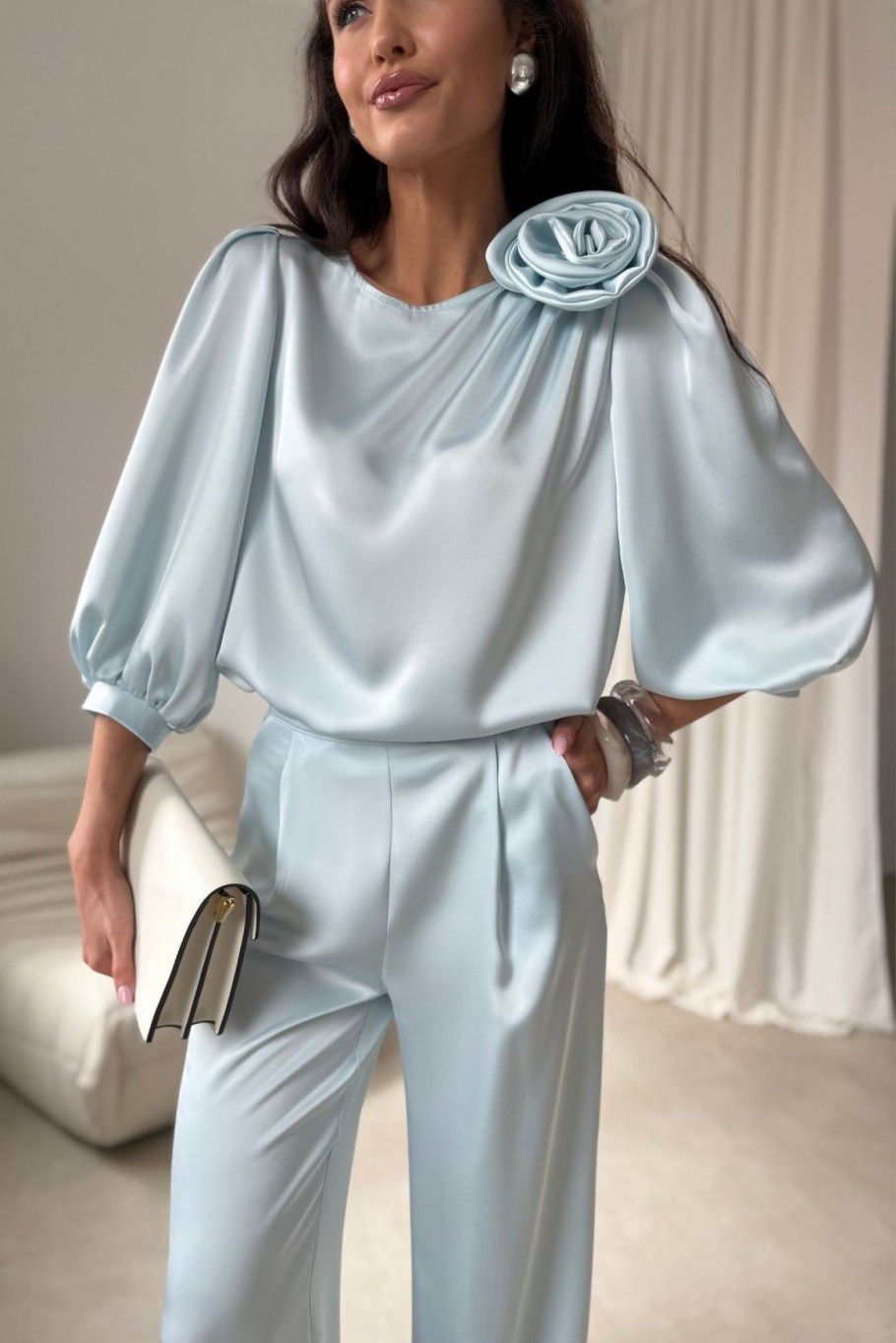 Hose in Babyblau