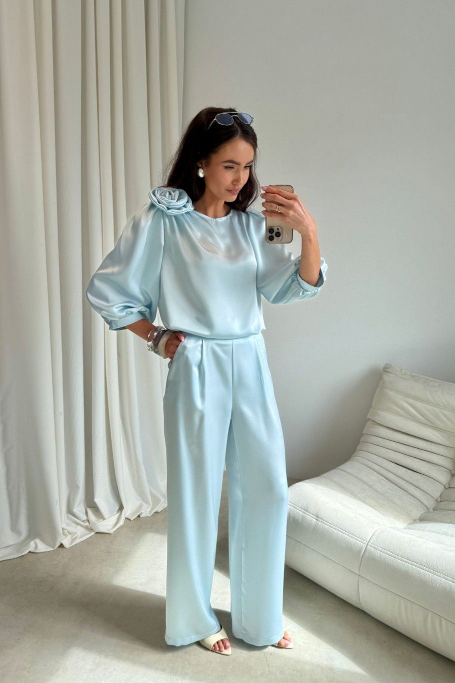 Hose in Babyblau
