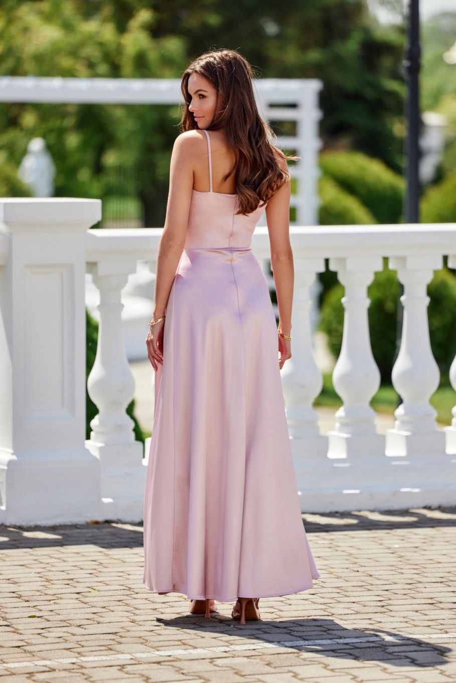 Satiniertes Maxi-Trägerkleid in Rosa