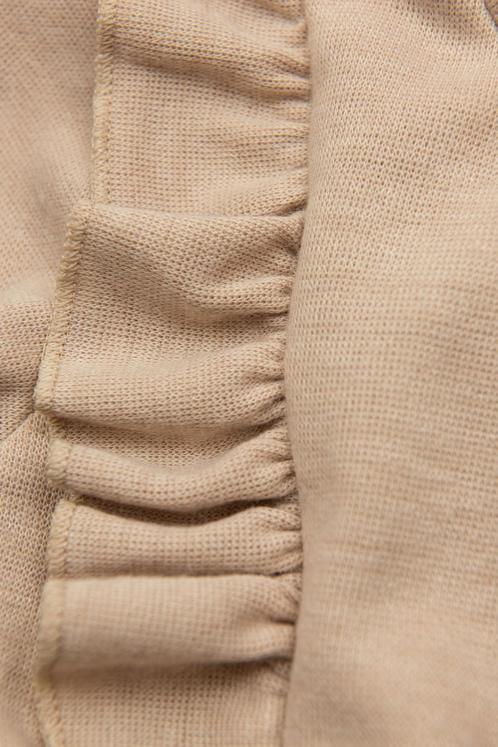 Mädchenkleid mit Faltenrock aus Kunstleder Beige