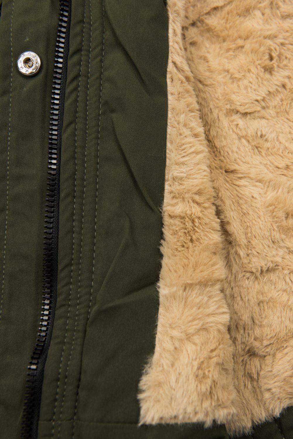 Winterparka mit Kunstfellkapuze grün