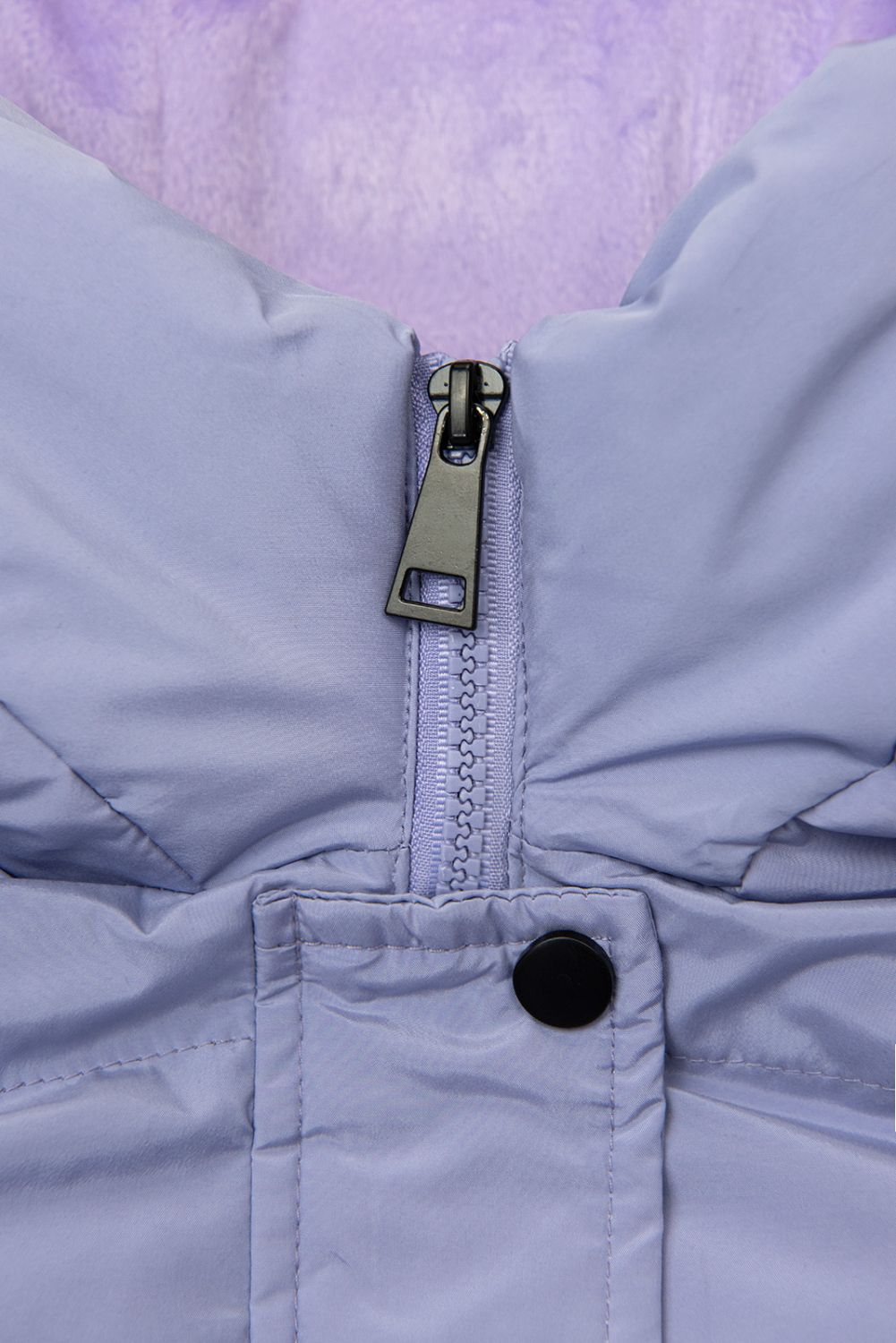 Lange Steppweste mit Kapuze Lila