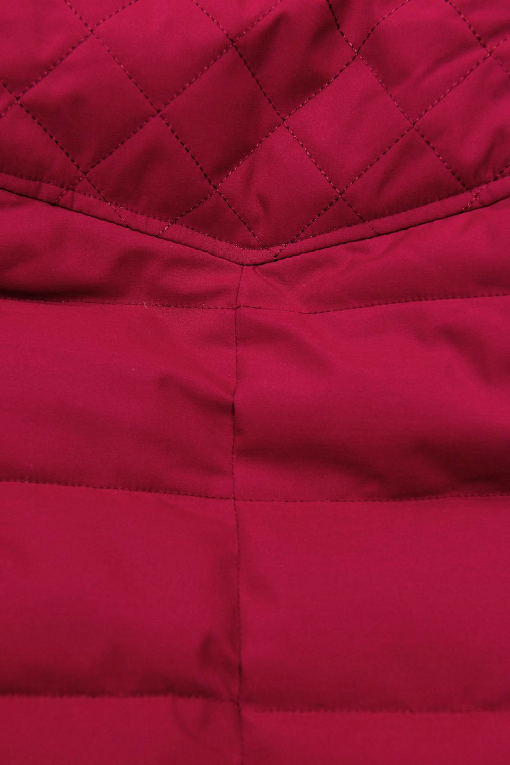Warme Steppjacke mit Kapuze Burgundy