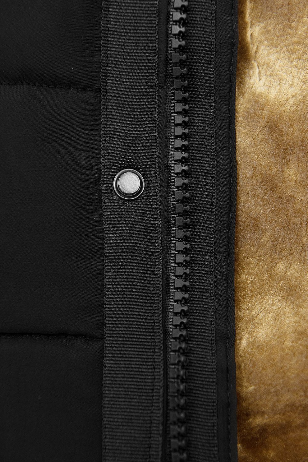 Winterjacke mit abnehmbarer Kapuze schwarz