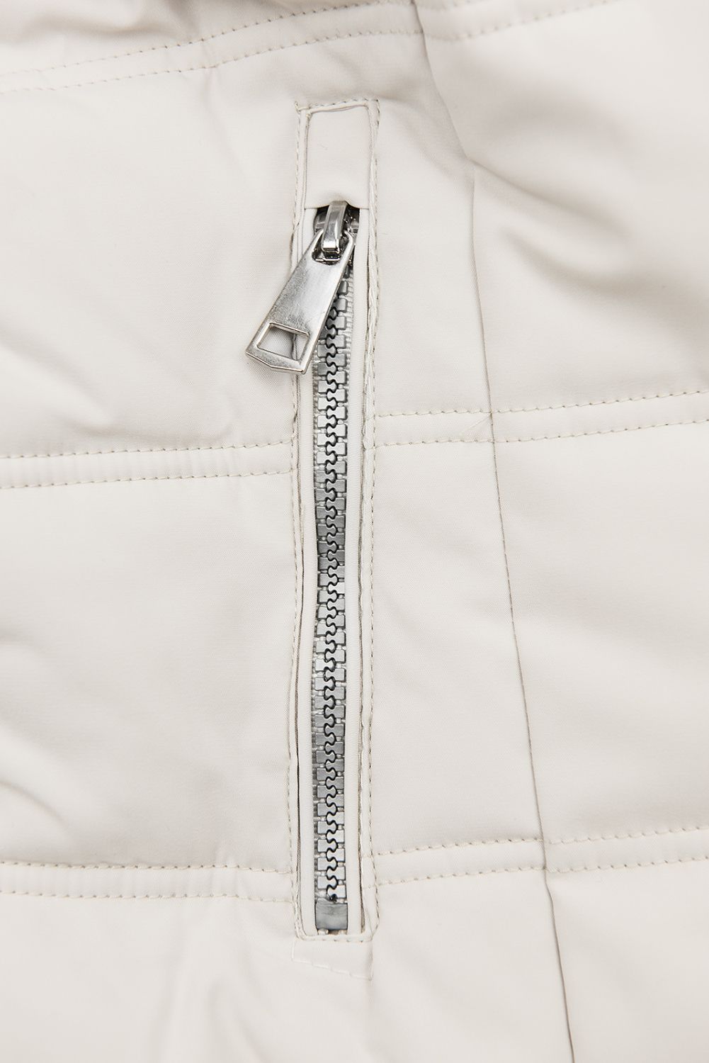 Sportlich, trendige Wendejacke ecru/anthrazit