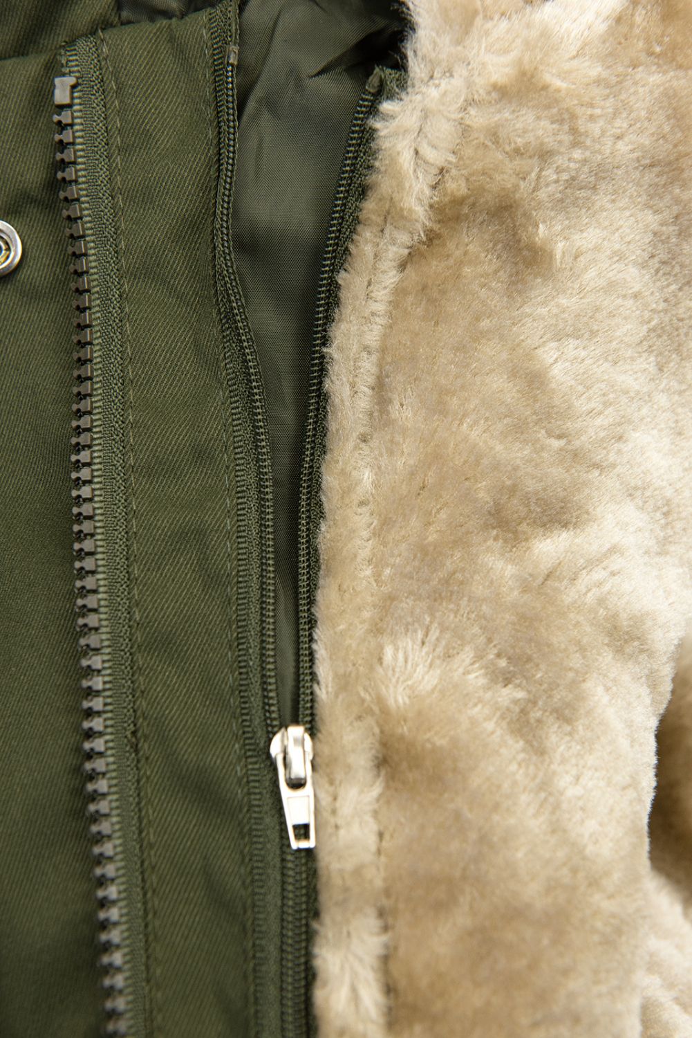 Parka mit abnehmbarem Futter und Kunstfell khaki