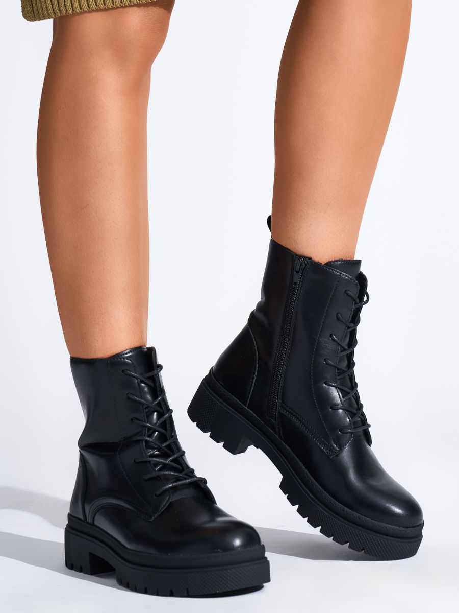 Schwarze Schnür-Stiefeletten