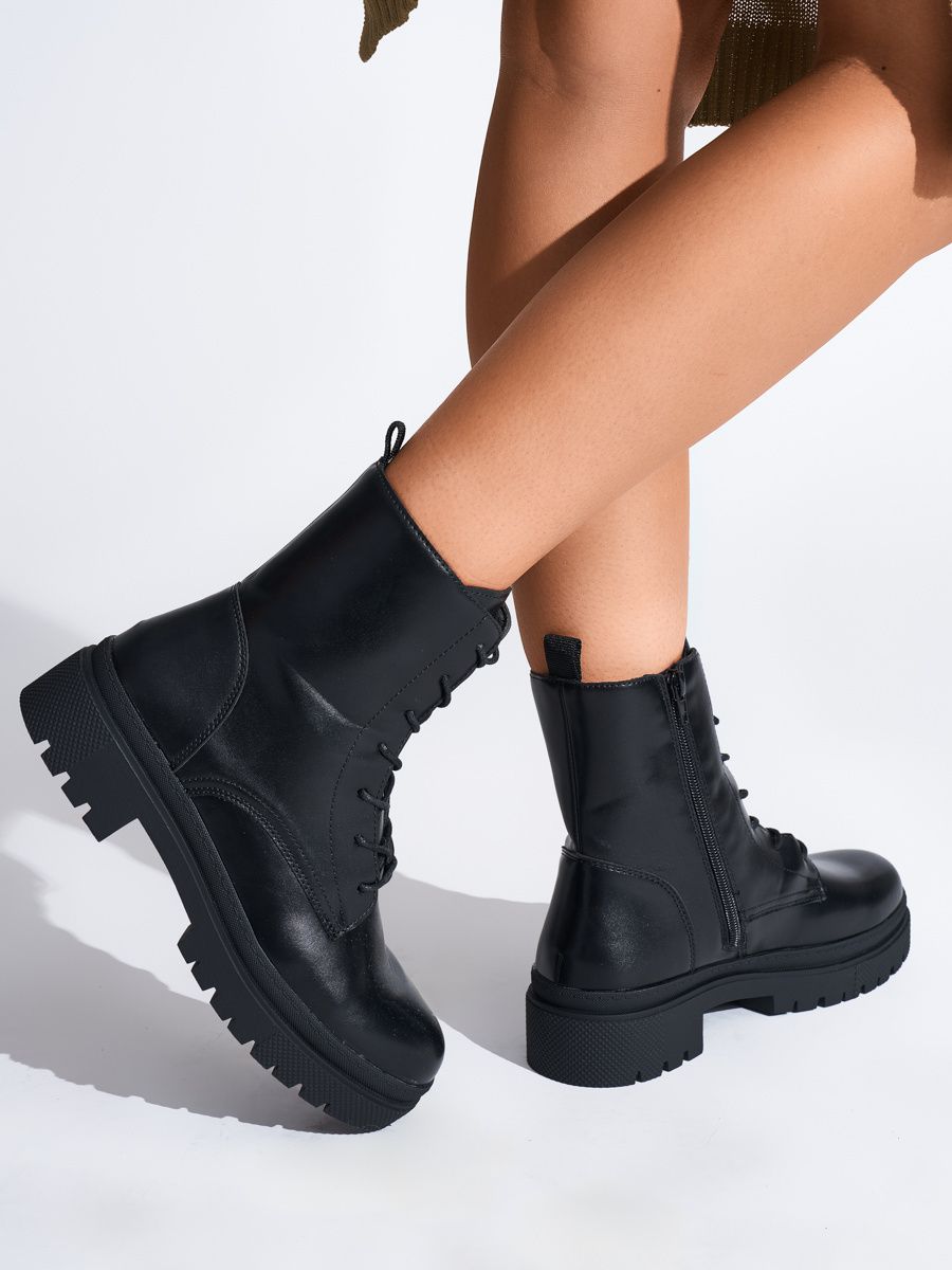 Schwarze Schnür-Stiefeletten
