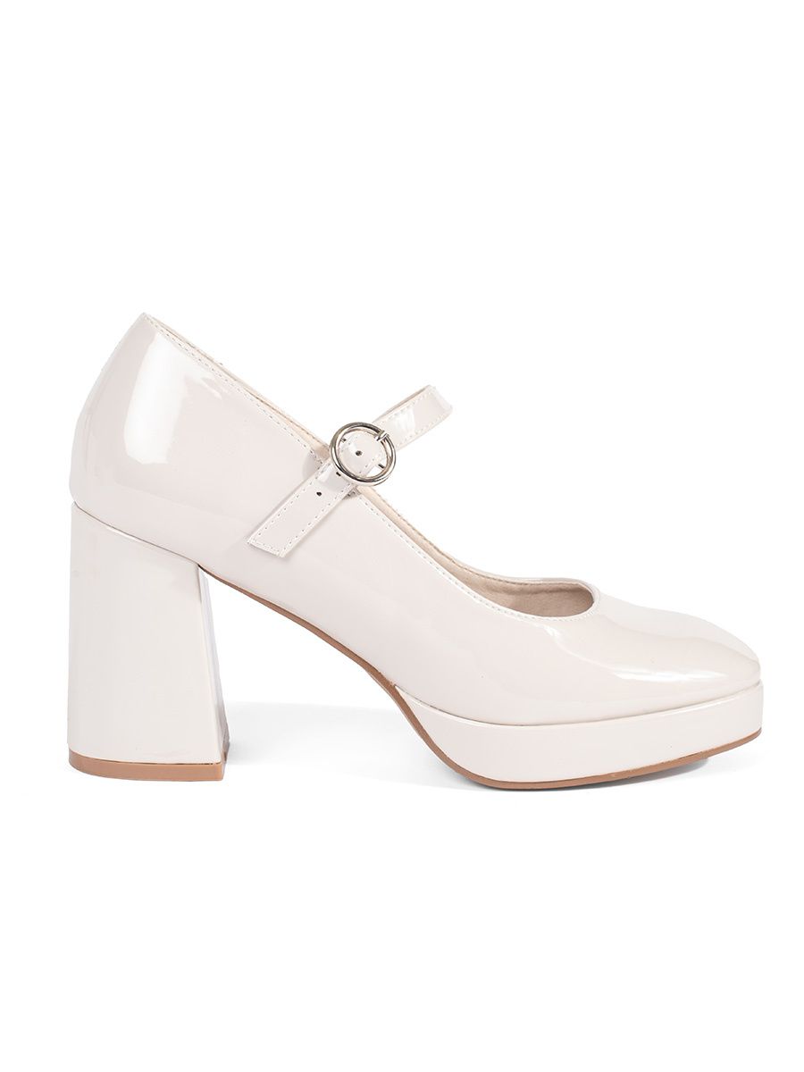 Beige lackierte Halbschuhe mit Absatz und Schnalle