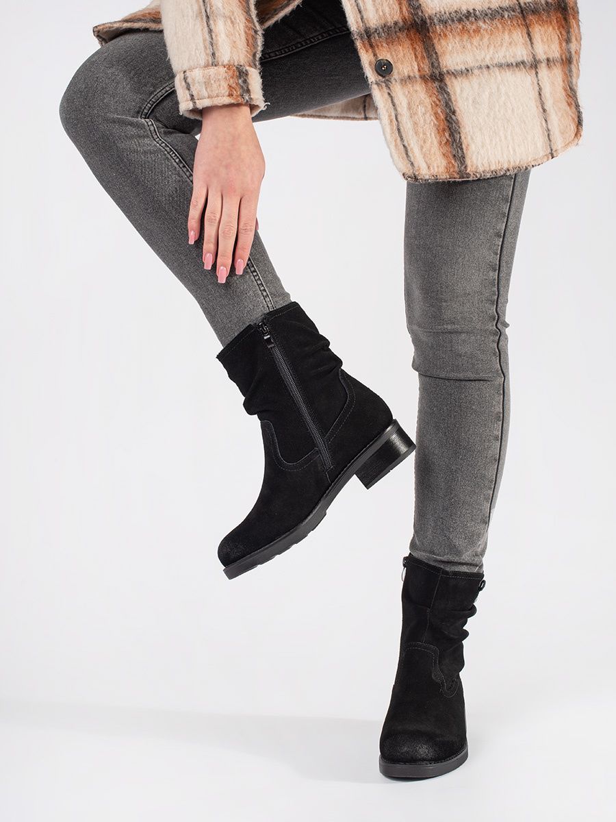 Schwarze Stiefeletten mit gerafftem Schaft