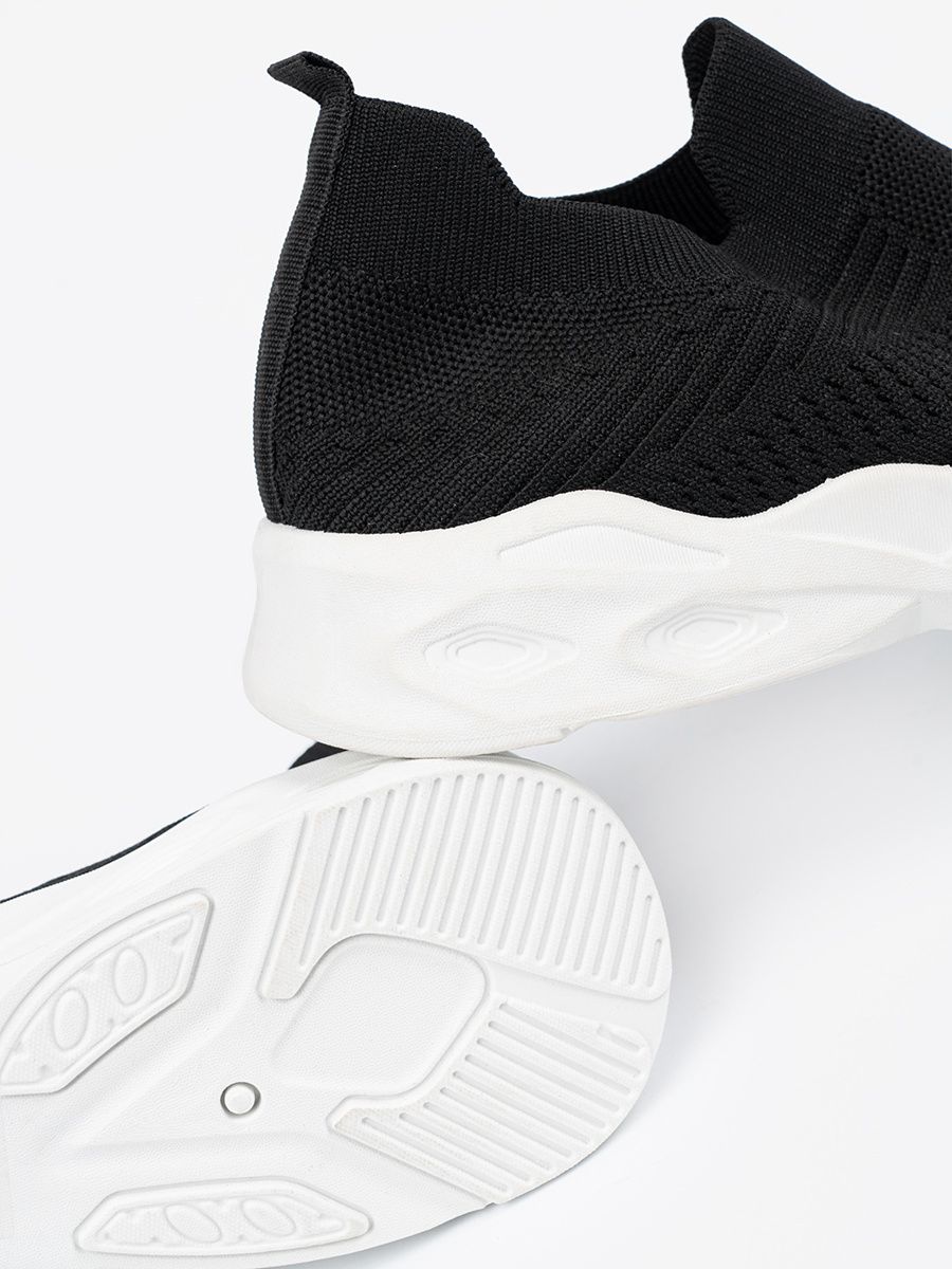 Schwarze Sportschuhe