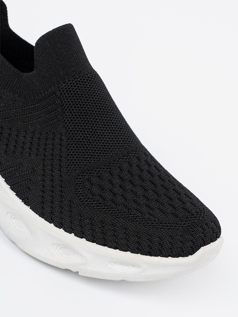 Schwarze Sportschuhe