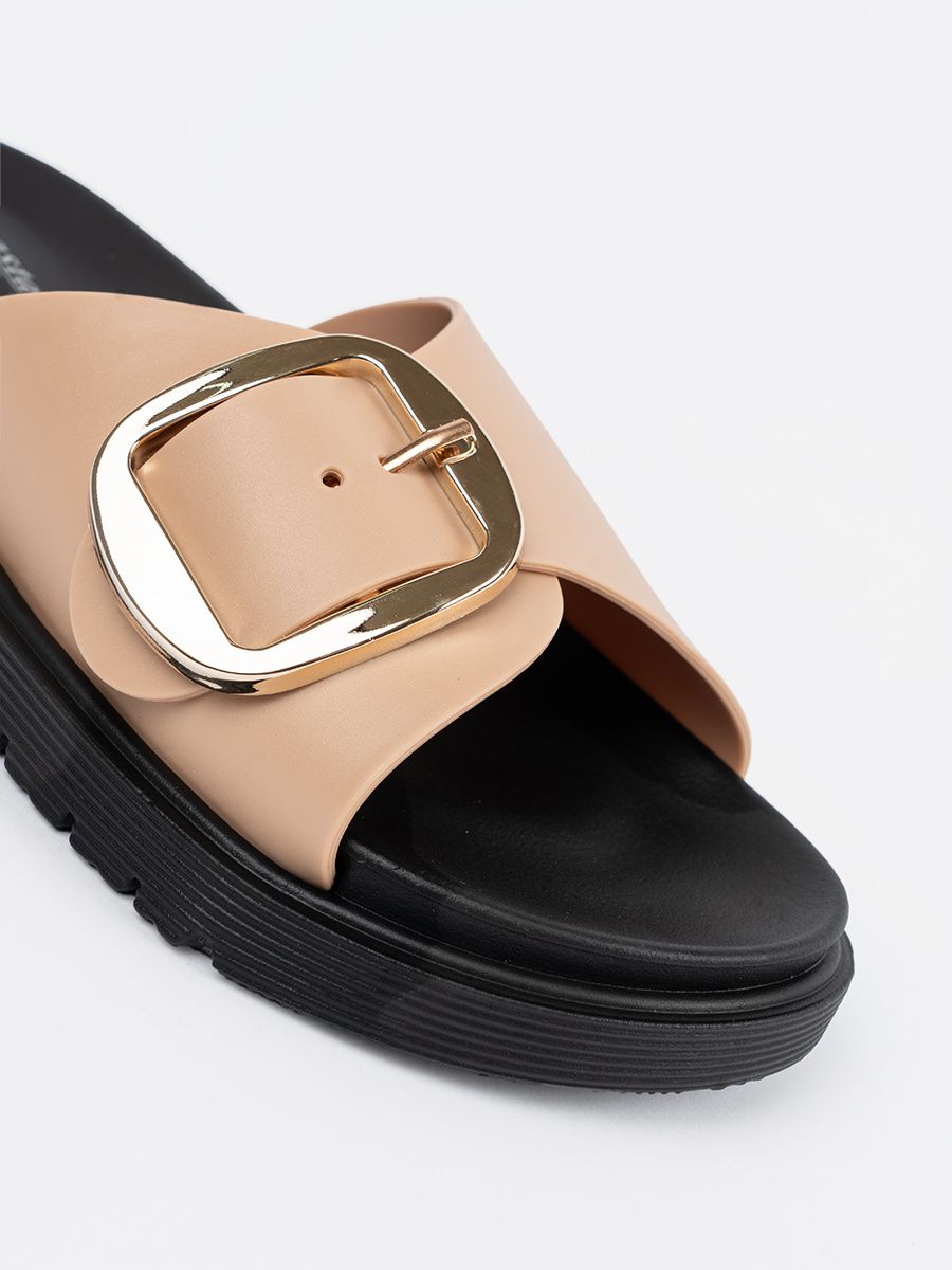 Beige Damen Sandalen mit goldener Schnalle