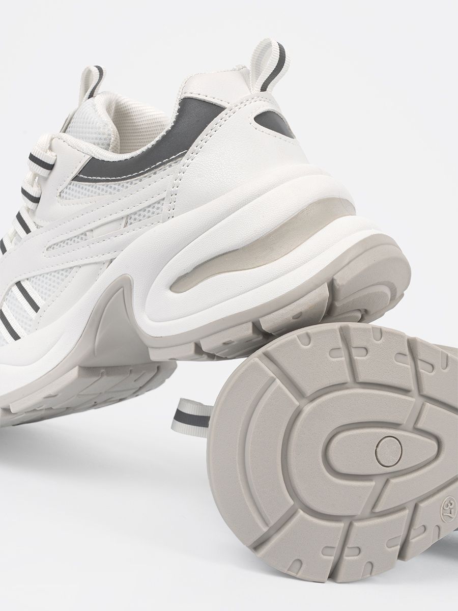 Weiße Damen Sneakers auf Plattform