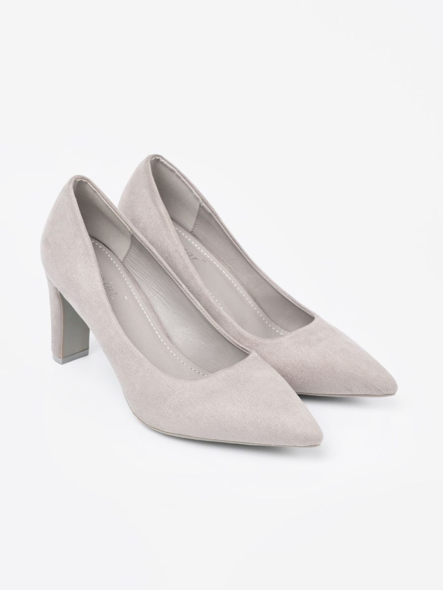 Klassische graue Pumps aus Wildleder-Optik