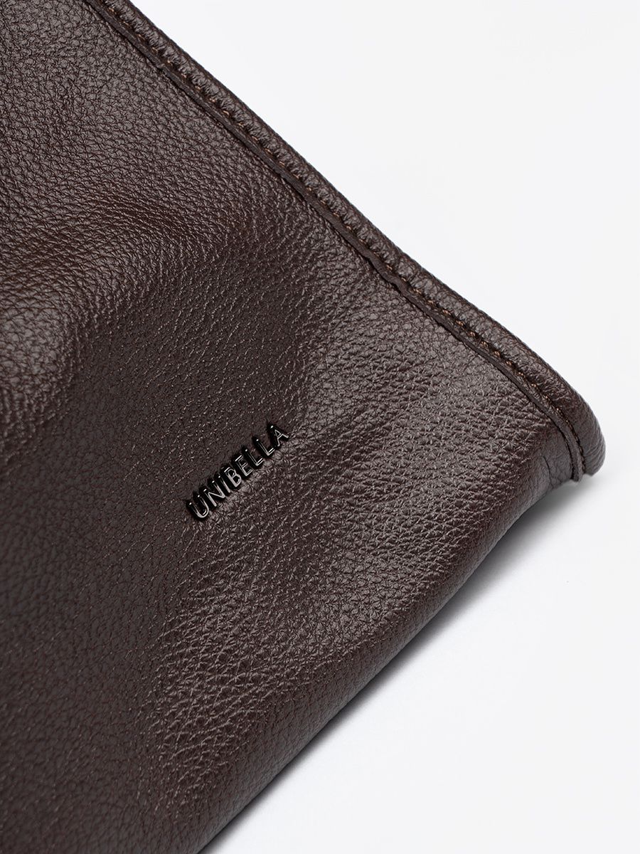 Klassische braune Umhängetasche