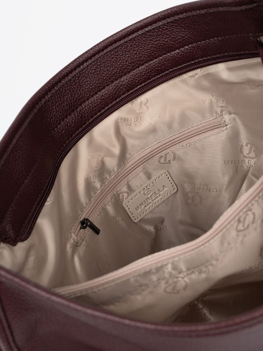 Klassische bordeauxfarbene Umhängetasche