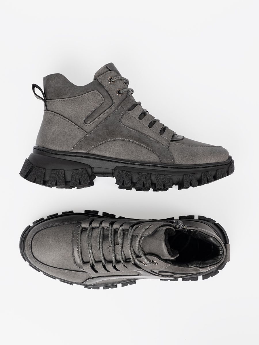 Graue Schnürstiefeletten mit dicker Sohle