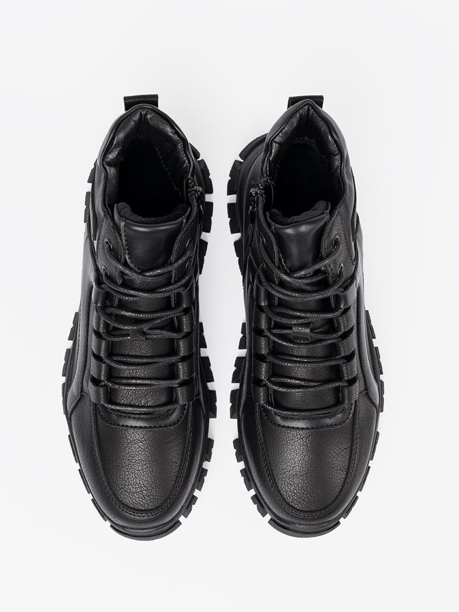 Schwarze Schnürstiefeletten mit dicker Sohle