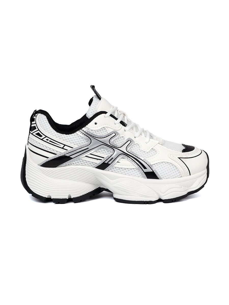 Schwarz-weiße bequeme Sneakers mit Netz