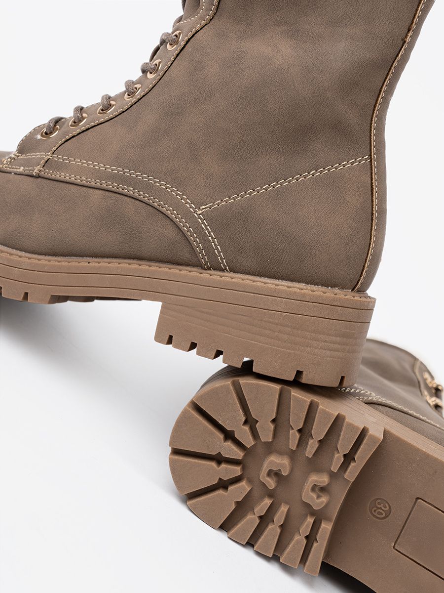 Stylische beige Stiefeletten mit dicker Sohle