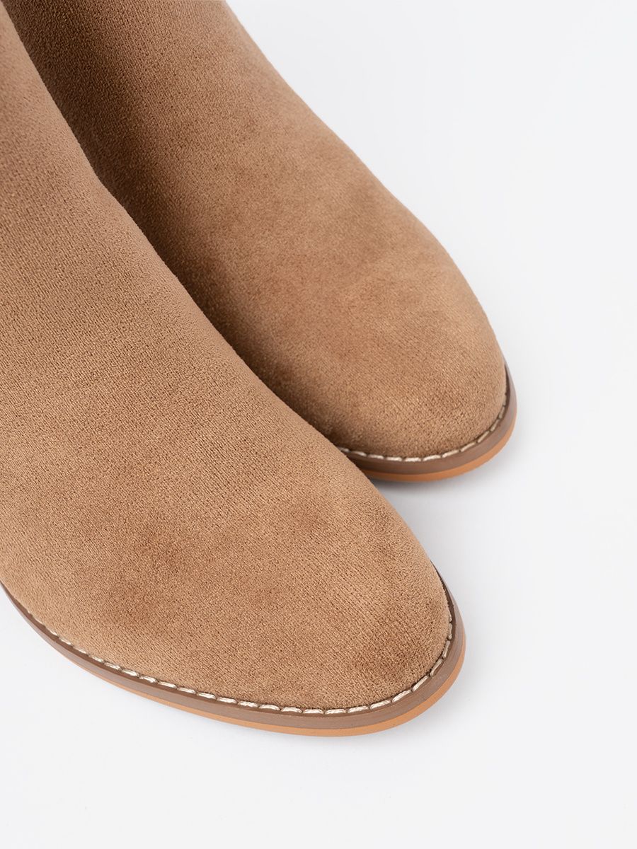 Stylische Stiefeletten in hellbraun mit goldenen Details