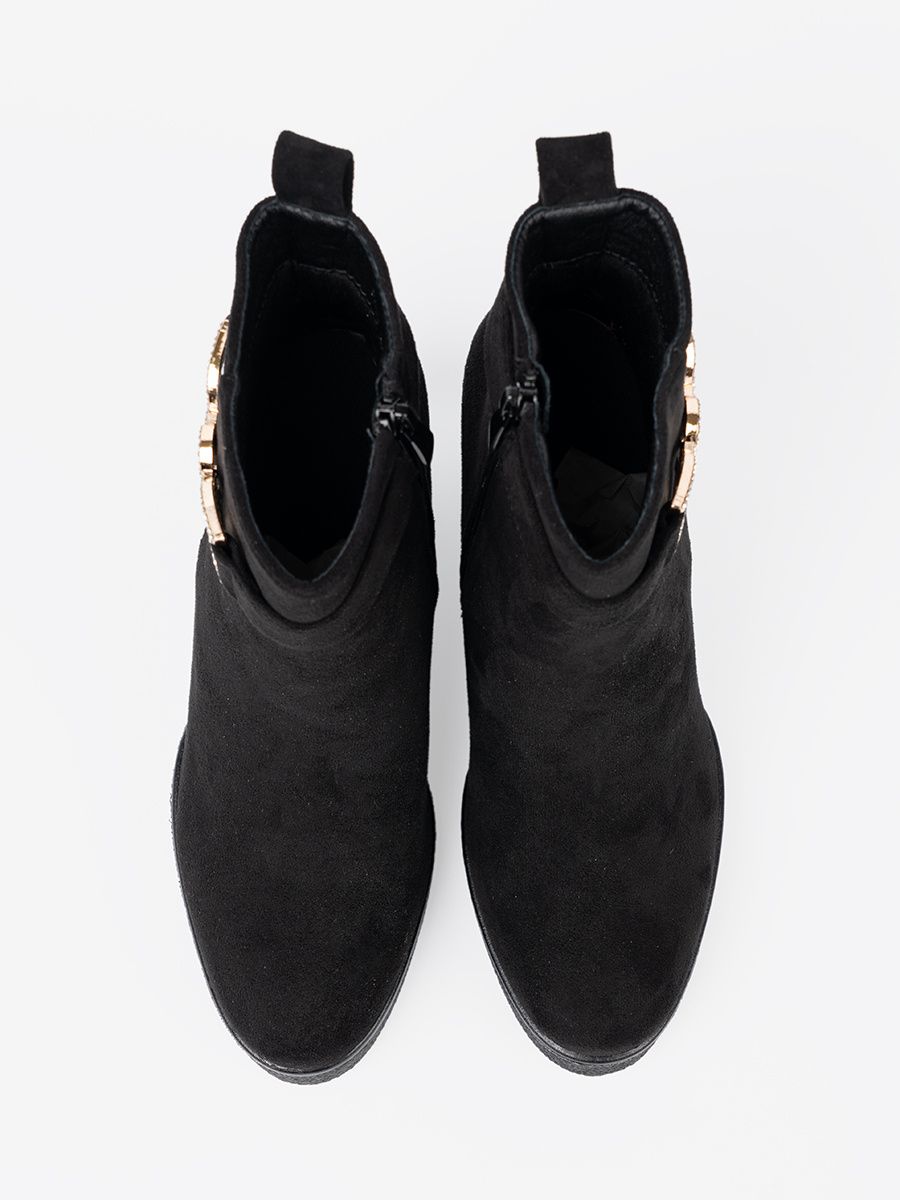 Schwarze Wildleder-Stiefeletten mit eleganter Schnalle